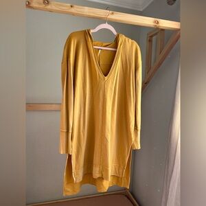 Free People Queen of Hearts Mustard Yellow Hooded V-Neck Tunic Top Sz Medium